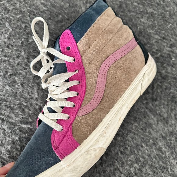 Limited Edition VANS - SK8-HI RECONSTRUCT SHOE - Picture 8 of 11